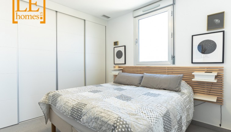 Jälleenmyynti - Asunto - Ylimmän kerroksen asunto - Torrevieja - Nueva Torrevieja