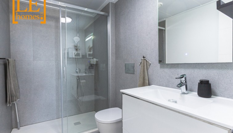 Jälleenmyynti - Asunto - Ylimmän kerroksen asunto - Torrevieja - Nueva Torrevieja