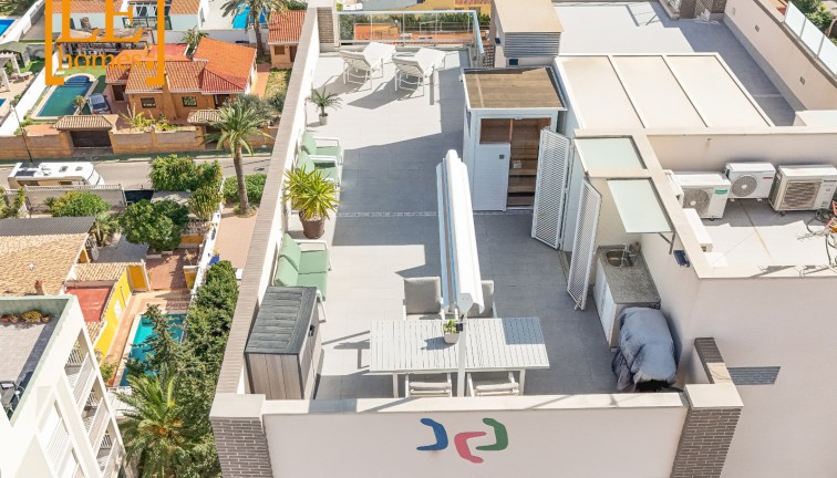 Jälleenmyynti - Asunto - Ylimmän kerroksen asunto - Torrevieja - Nueva Torrevieja