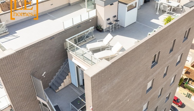 Jälleenmyynti - Asunto - Ylimmän kerroksen asunto - Torrevieja - Nueva Torrevieja