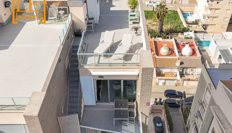 Jälleenmyynti - Asunto - Ylimmän kerroksen asunto - Torrevieja - Nueva Torrevieja