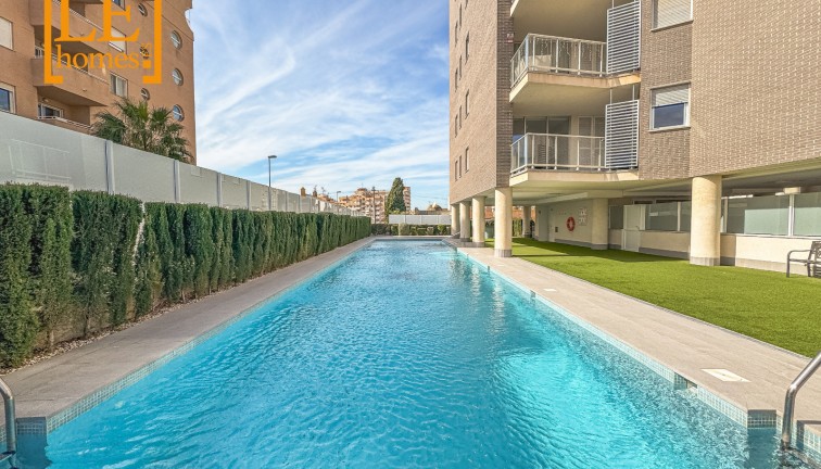 Jälleenmyynti - Asunto - Ylimmän kerroksen asunto - Torrevieja - Nueva Torrevieja