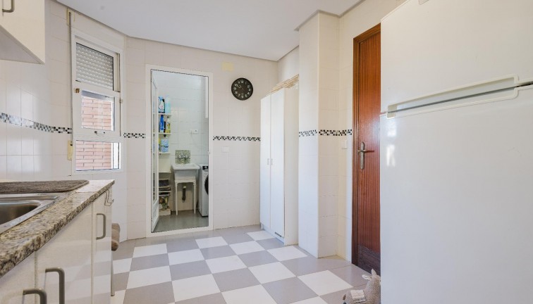 Reventa - Apartamento / piso - San Miguel de Salinas