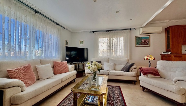 Jälleenmyynti - Erillistalo - Orihuela Costa - Villamartín