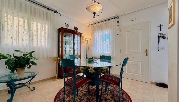 Jälleenmyynti - Erillistalo - Orihuela Costa - Villamartín