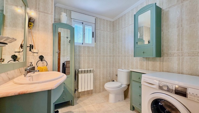 Jälleenmyynti - Erillistalo - Orihuela Costa - Villamartín