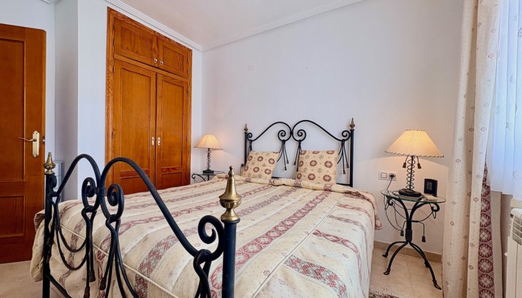 Jälleenmyynti - Erillistalo - Orihuela Costa - Villamartín