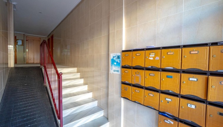 Jälleenmyynti - Asunto - Torrevieja - Playa de los Locos