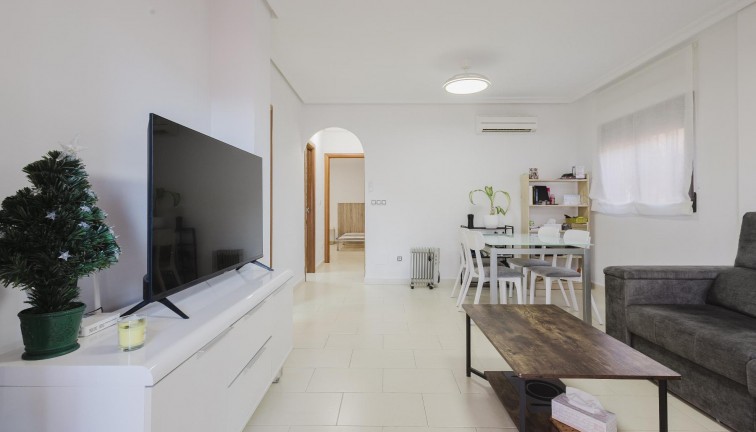 Jälleenmyynti - Erillistalo - Torrevieja - Aguas Nuevas