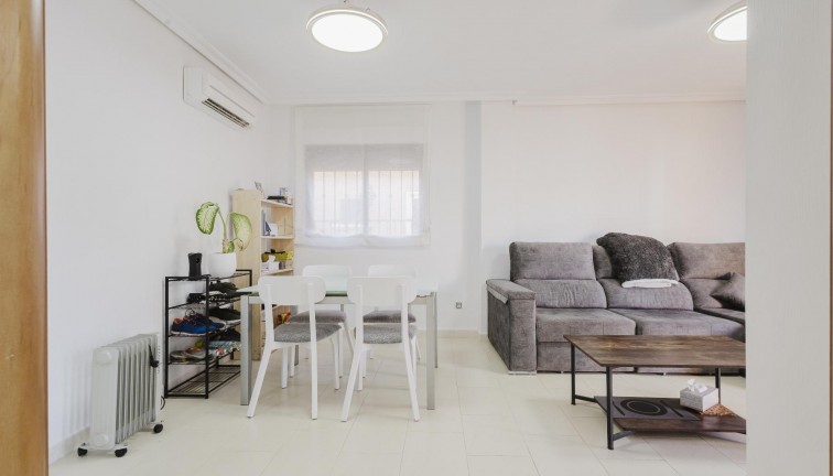 Jälleenmyynti - Erillistalo - Torrevieja - Aguas Nuevas