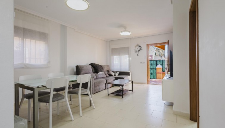 Jälleenmyynti - Erillistalo - Torrevieja - Aguas Nuevas