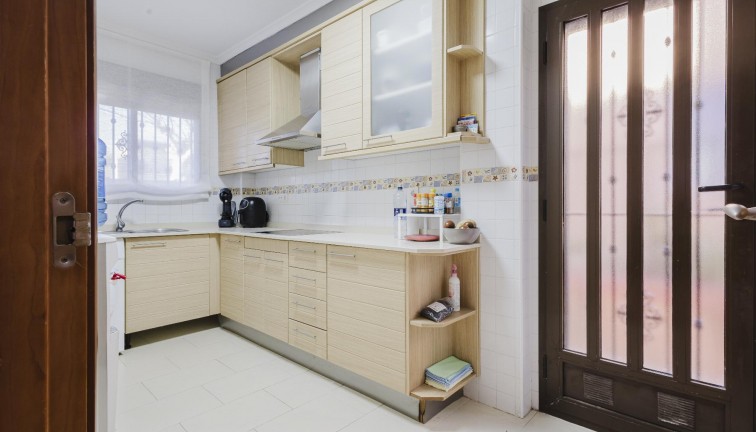 Jälleenmyynti - Erillistalo - Torrevieja - Aguas Nuevas