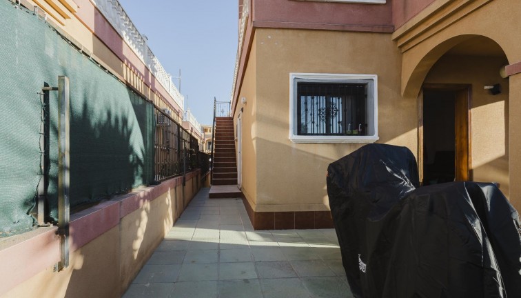 Jälleenmyynti - Erillistalo - Torrevieja - Aguas Nuevas