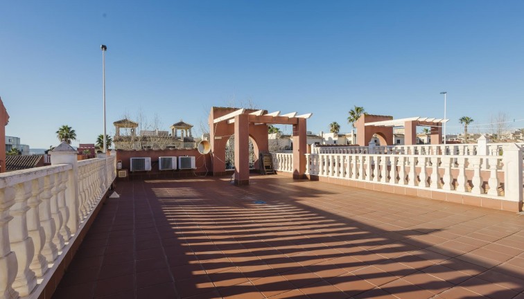 Jälleenmyynti - Erillistalo - Torrevieja - Aguas Nuevas