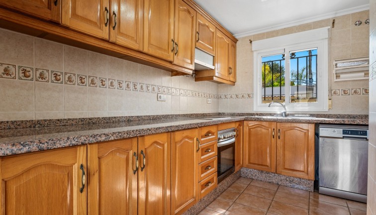 Jälleenmyynti - Erillistalo - Orihuela Costa - Castillo de Don Juan