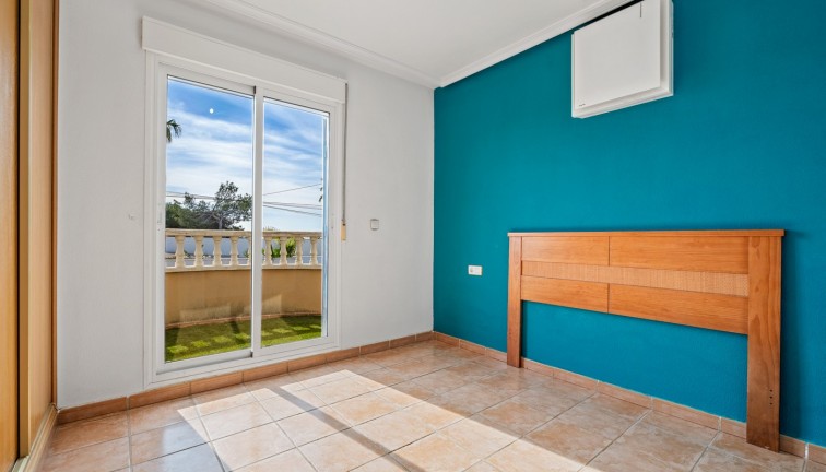 Jälleenmyynti - Erillistalo - Orihuela Costa - Castillo de Don Juan