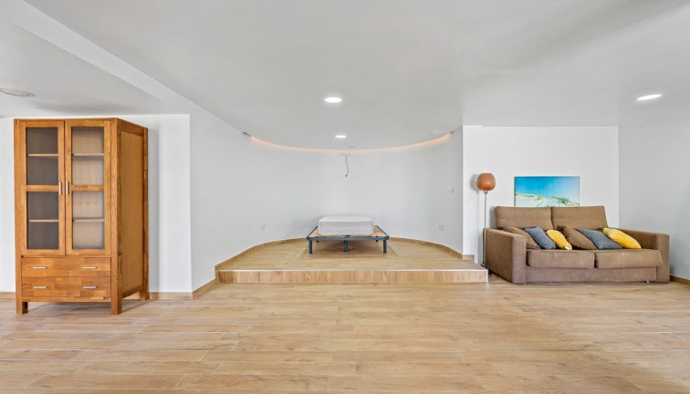 Jälleenmyynti - Erillistalo - Orihuela Costa - Castillo de Don Juan