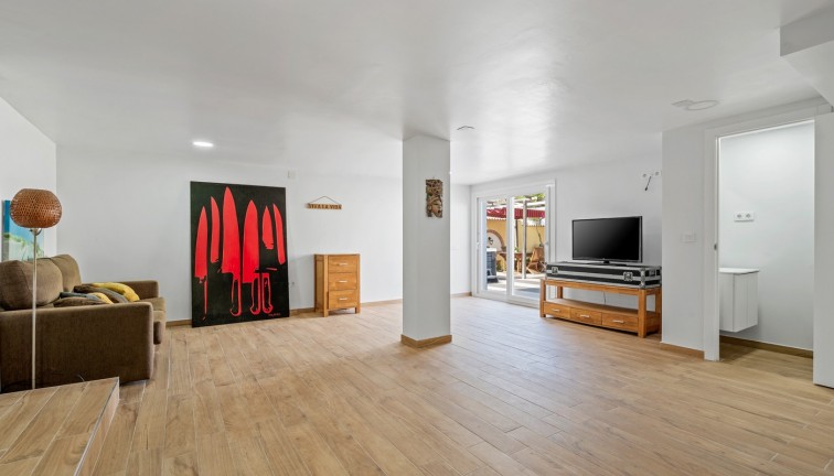 Jälleenmyynti - Erillistalo - Orihuela Costa - Castillo de Don Juan