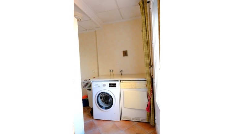 Jälleenmyynti - Finca - Orihuela