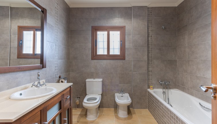 Resale - Chalet - Los Montesinos - LOS MONTESINOS