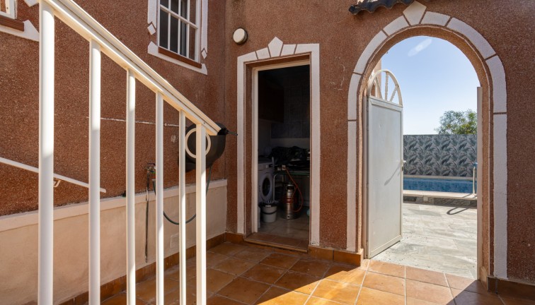 Jälleenmyynti - Erillistalo - Torrevieja - San Luis