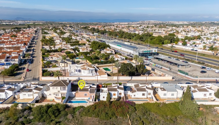 Jälleenmyynti - Erillistalo - Torrevieja - San Luis