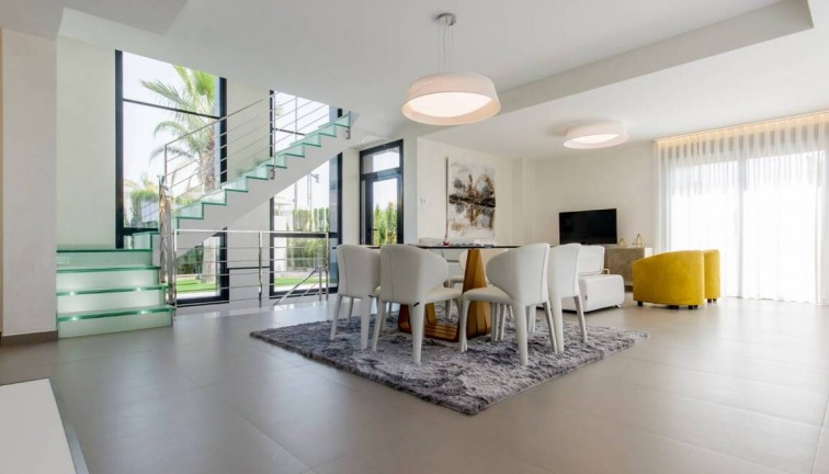 Obra nueva - Chalet - Campoamor