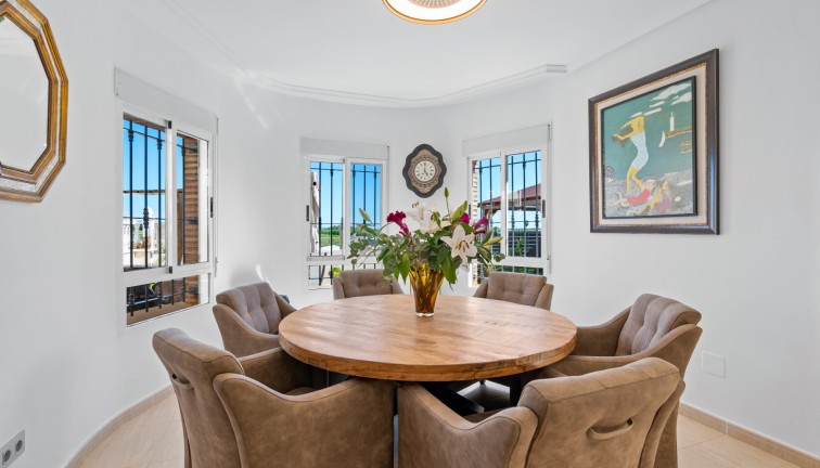 Jälleenmyynti - Erillistalo - El Raso - EL RASO