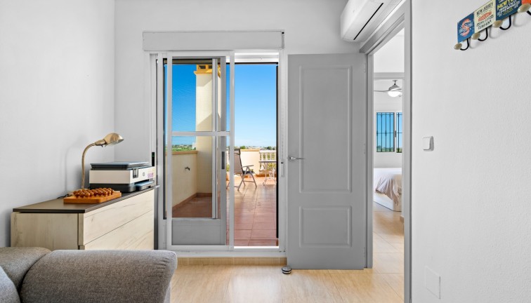 Jälleenmyynti - Erillistalo - El Raso - EL RASO