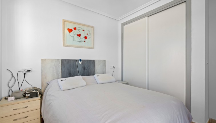 Jälleenmyynti - Erillistalo - El Raso - EL RASO