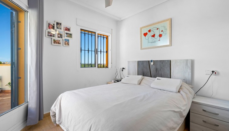 Jälleenmyynti - Erillistalo - El Raso - EL RASO