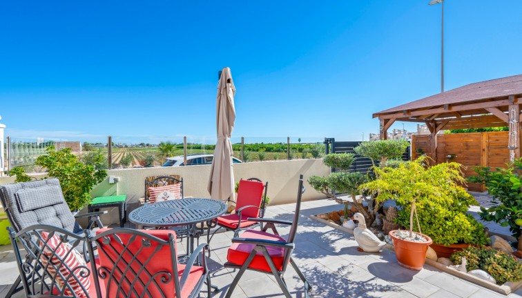 Jälleenmyynti - Erillistalo - El Raso - EL RASO