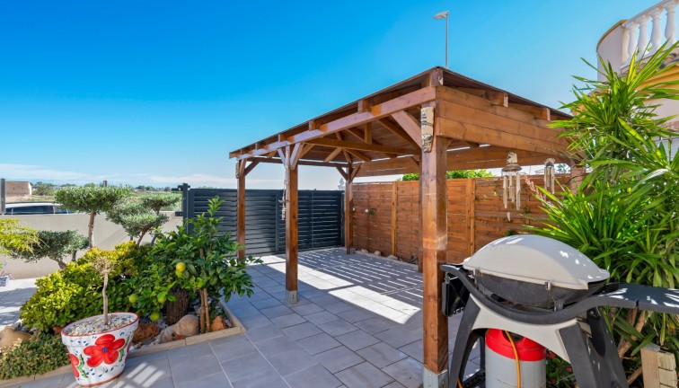 Jälleenmyynti - Erillistalo - El Raso - EL RASO