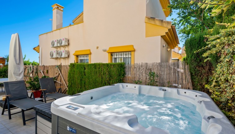 Jälleenmyynti - Erillistalo - El Raso - EL RASO