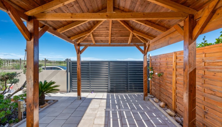 Jälleenmyynti - Erillistalo - El Raso - EL RASO