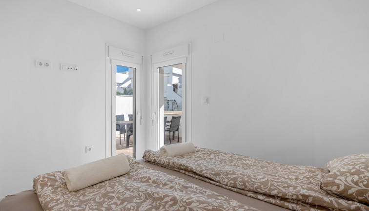 Reventa - Apartamento / piso - Pilar de la Horadada