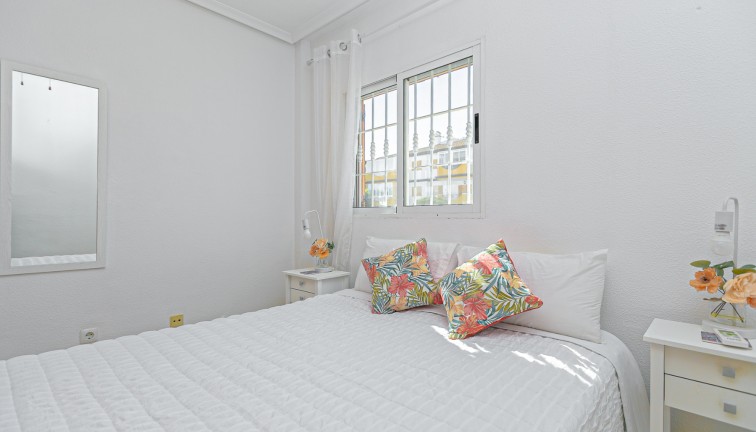 Jälleenmyynti - Paritalo/Rivitalo - Mil Palmeras - Pilar de la Horadada