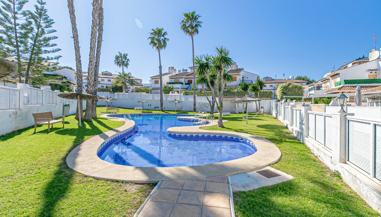 Jälleenmyynti - Paritalo/Rivitalo - Mil Palmeras - Pilar de la Horadada