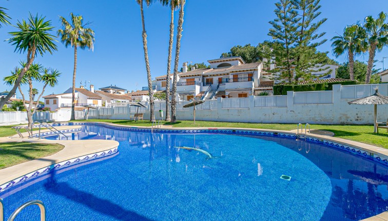 Jälleenmyynti - Paritalo/Rivitalo - Mil Palmeras - Pilar de la Horadada