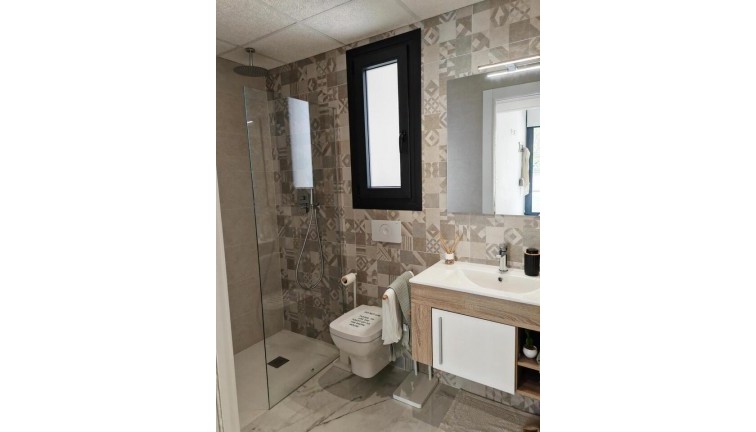 Uudistuotanto - Asunto - San Miguel de Salinas