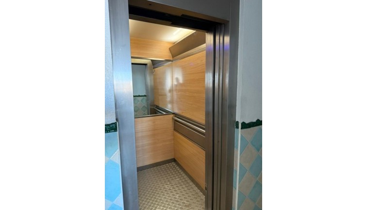 Jälleenmyynti - Asunto - Torrevieja