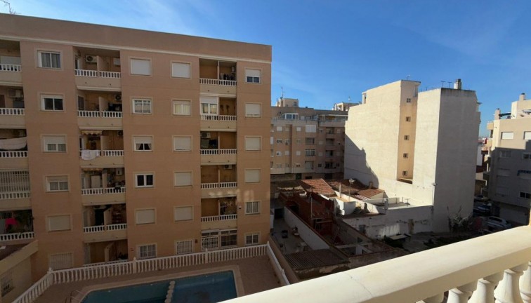 Jälleenmyynti - Asunto - Torrevieja