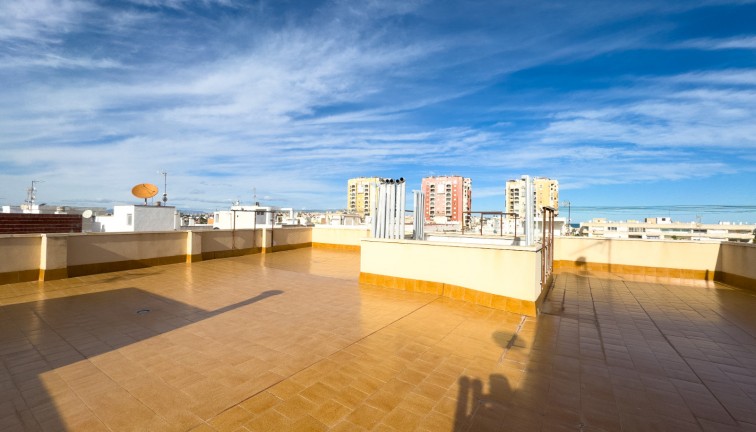 Reventa - Apartamento - Apartamento en el último piso - Torrevieja - Playa de los Locos
