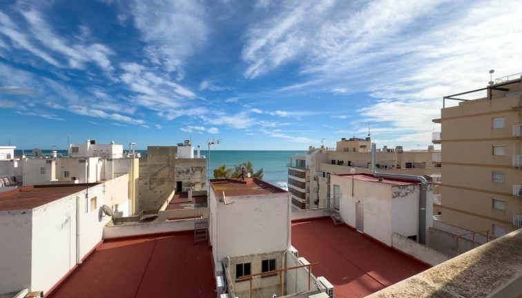 Reventa - Apartamento - Apartamento en el último piso - Torrevieja - Playa de los Locos