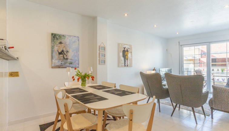 Reventa - Apartamento - Apartamento en el último piso - Torrevieja - Playa de los Locos