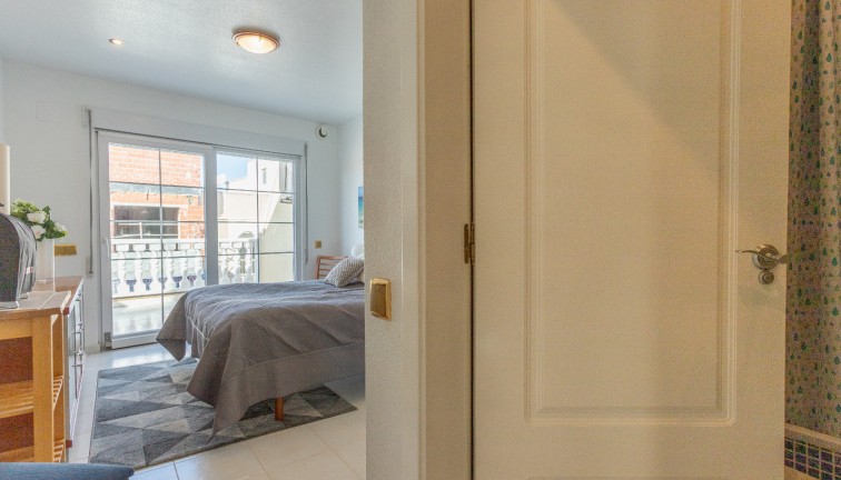 Reventa - Apartamento - Apartamento en el último piso - Torrevieja - Playa de los Locos