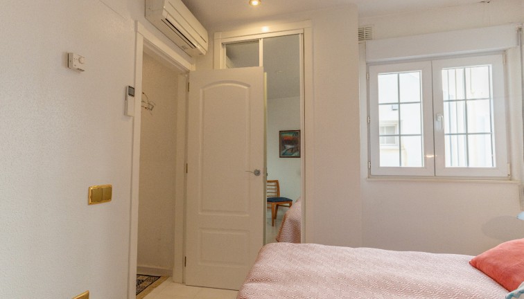 Reventa - Apartamento - Apartamento en el último piso - Torrevieja - Playa de los Locos