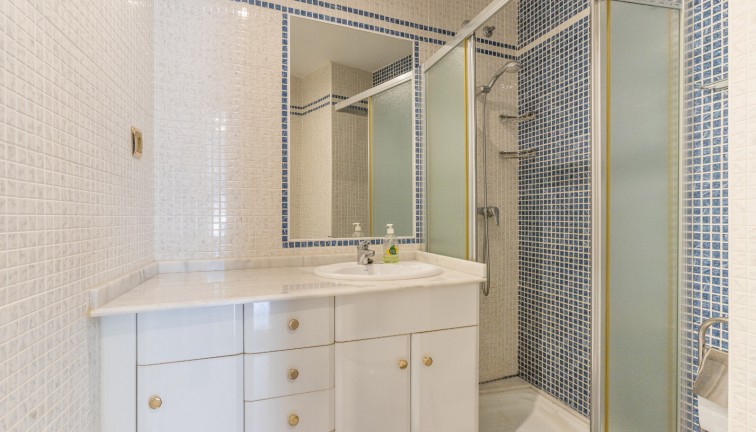 Reventa - Apartamento - Apartamento en el último piso - Torrevieja - Playa de los Locos