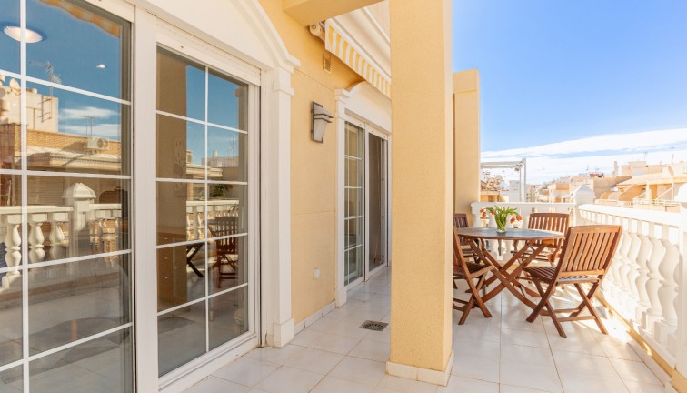 Reventa - Apartamento - Apartamento en el último piso - Torrevieja - Playa de los Locos
