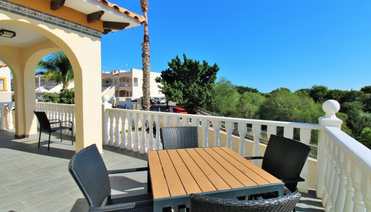 Resale - Chalet - Playa Flamenca